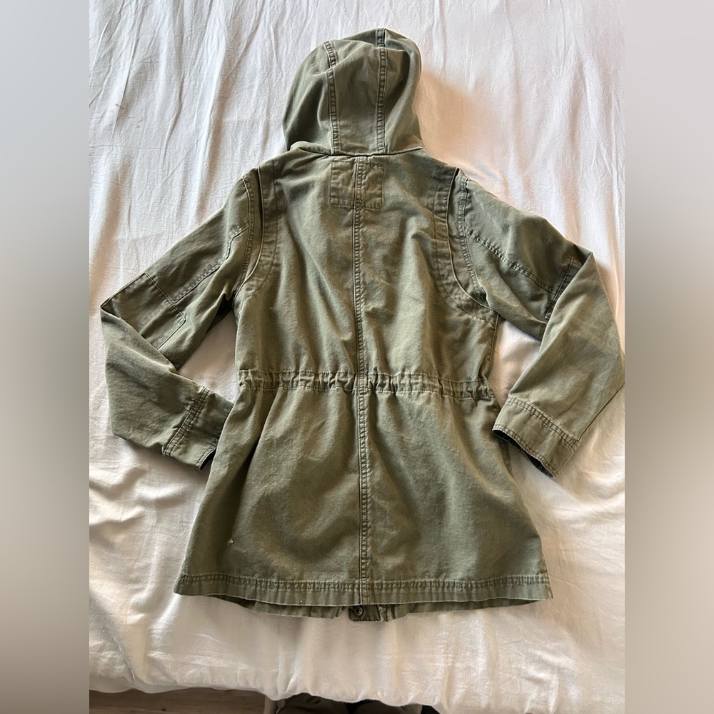 Universal threads jacket - Picture 2 of 6